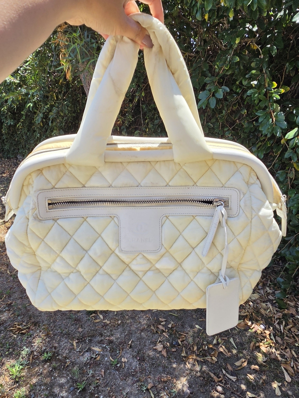 CHANEL COCOON  Cream Quilted Dome Tote with Authenticity Card. Code -With FLAWS - Picture 3 of 16